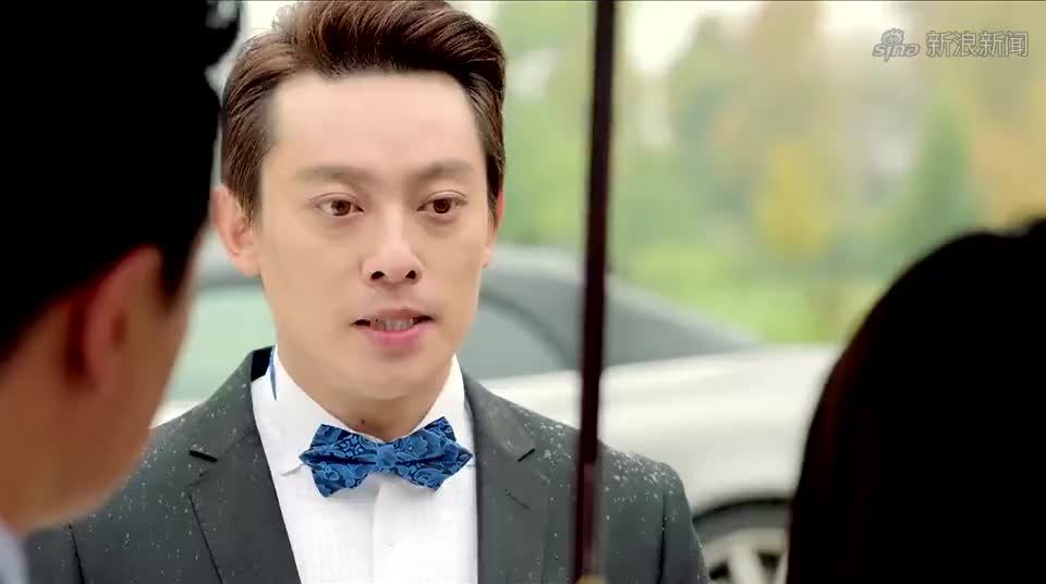 我的博士老公:女学生真是事多,还没上楼就撞人