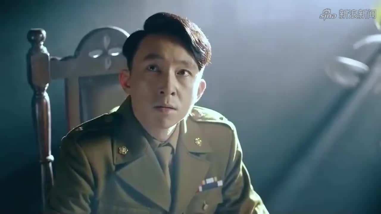 一代枭雄:典狱长死不放何辅堂,结果一个电话来,立马放了