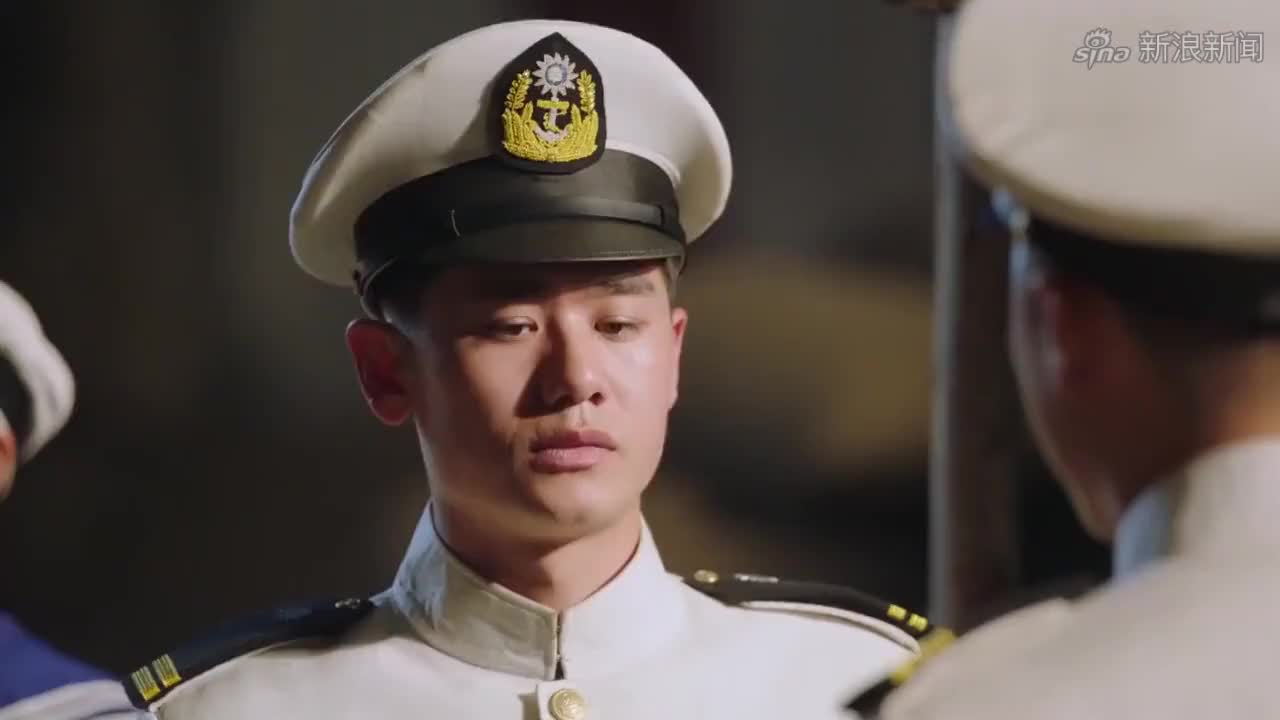 红鲨突击:王长林装死,萨文澜急的人工呼吸,吓得王长林立马醒来