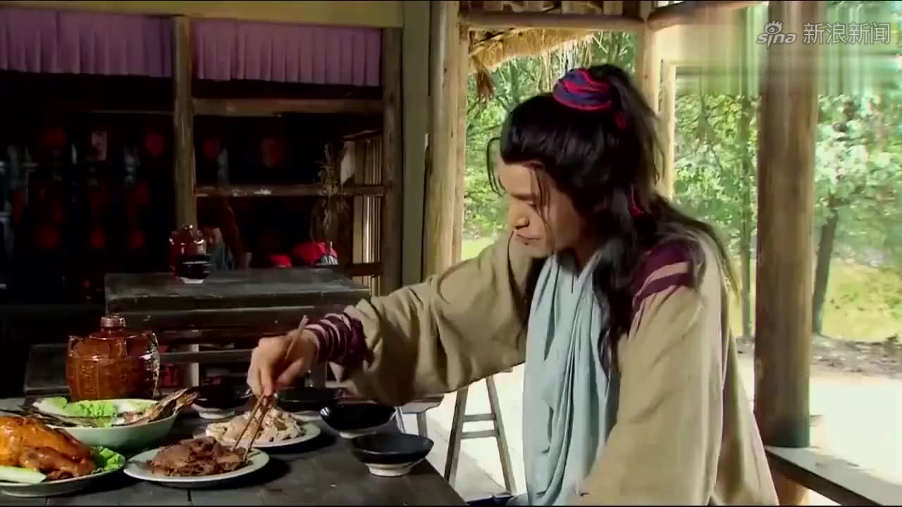 武松真能喝酒了,三碗不过岗的酒,居然能把酒坛喝空了,佩服