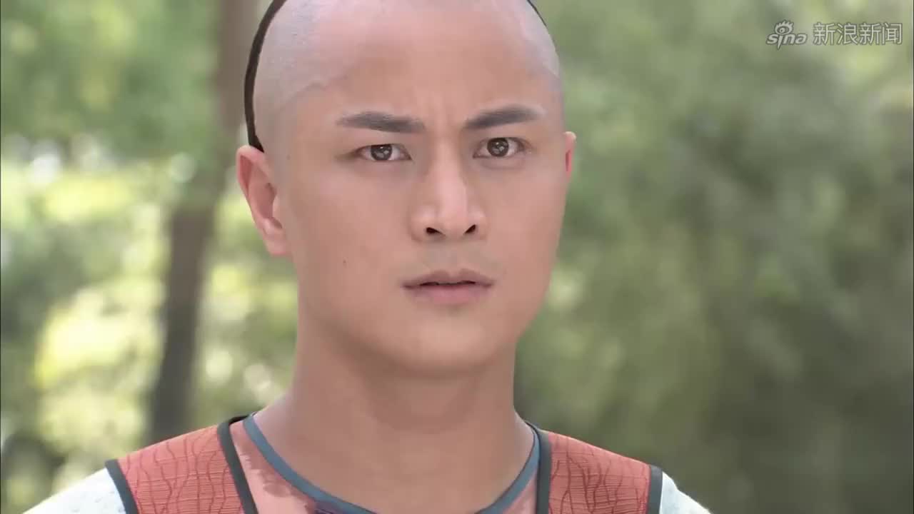 怪侠欧阳德:黄天霸金钟罩铁布衫也不敌过黑衣人的幽冥掌,惨了