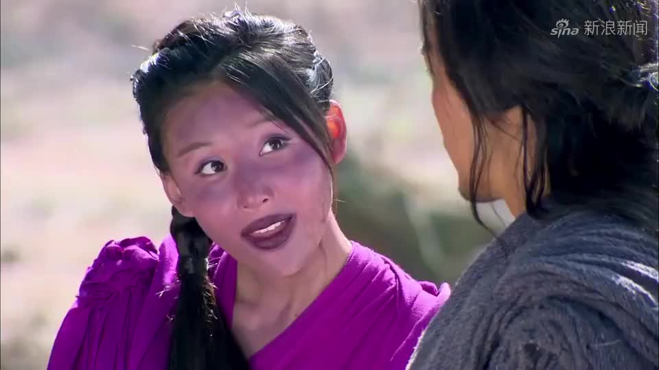 阿紫派人厚葬铁丑,手下却将他扔进河里,竟救了他一命