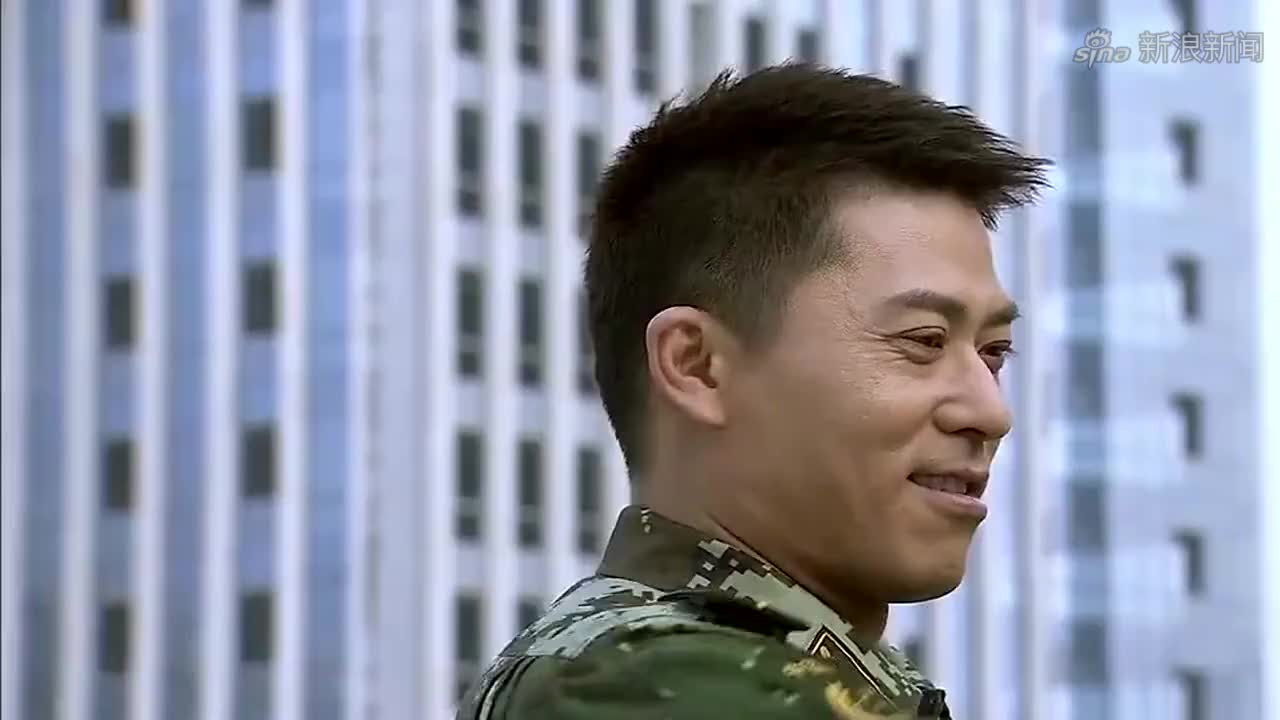 火线英雄:新兵犯了癫痫病!子龙把手伸进嘴里,看着都疼