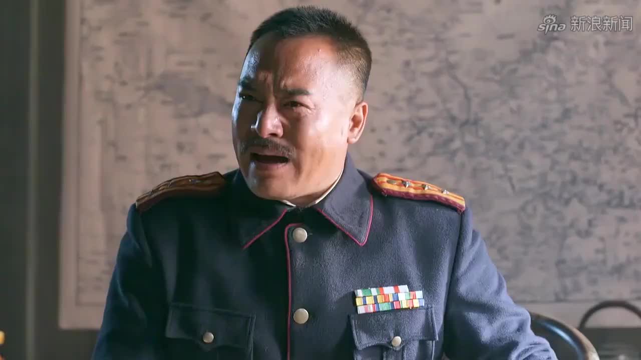 左手劈刀:尕马子给韩德功耍猴戏,向他告别,韩德功边流泪边笑