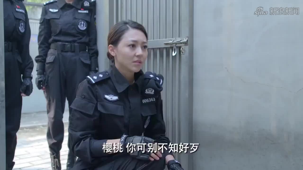 警花警犬:妞妞前腿伤势很重,严重感染,兽医还是建议截肢