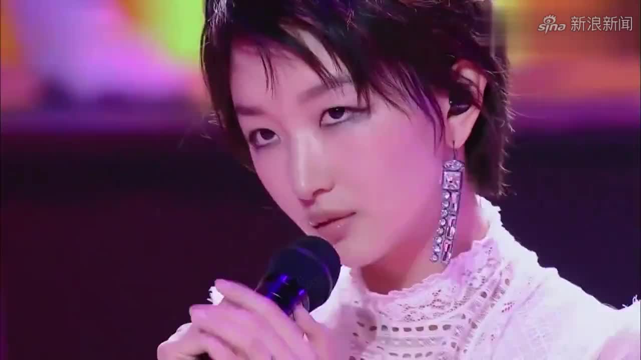 没想到周冬雨唱歌这么好听,一首《消失》惊艳众人,谢娜听入迷!