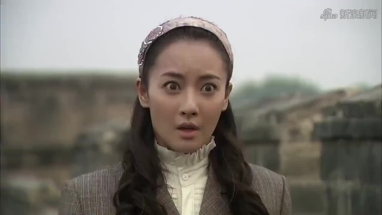 战火西北狼:来了个女发报员,整个狼队精神抖擞,美女力量就是大
