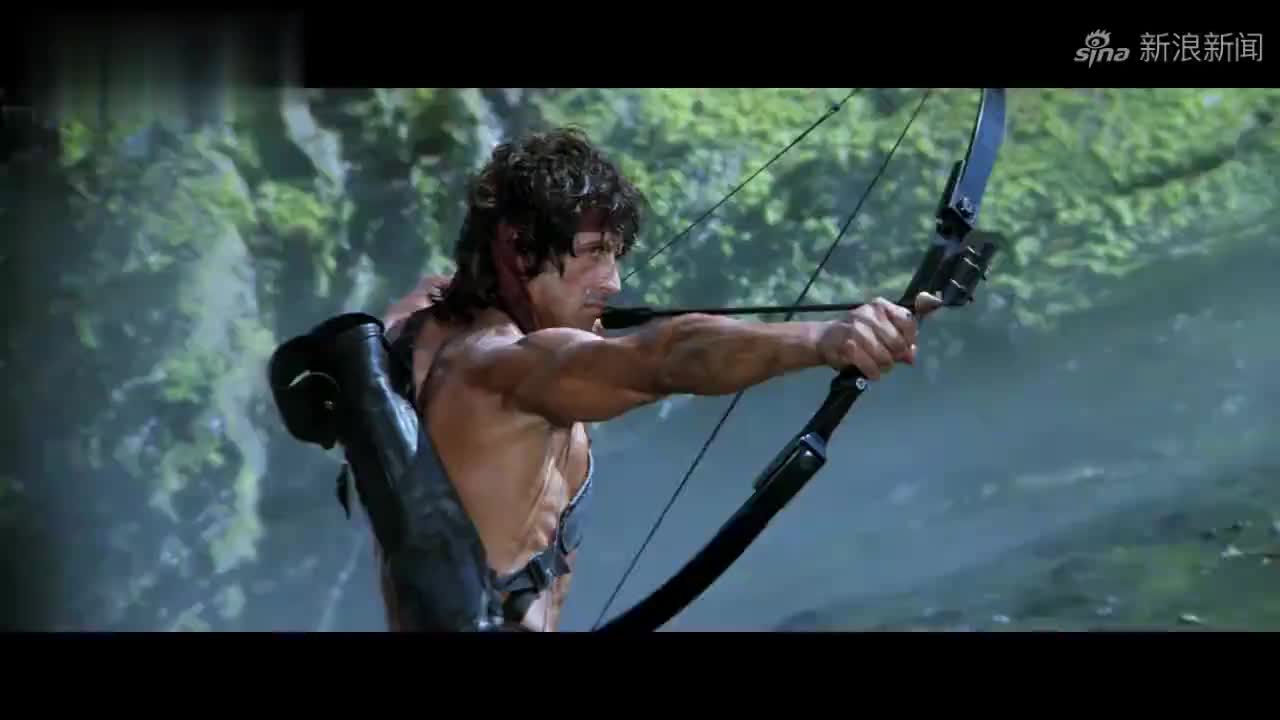 第一滴血:面对敌人的偷袭,史泰龙面无表情,直接拉满弓箭