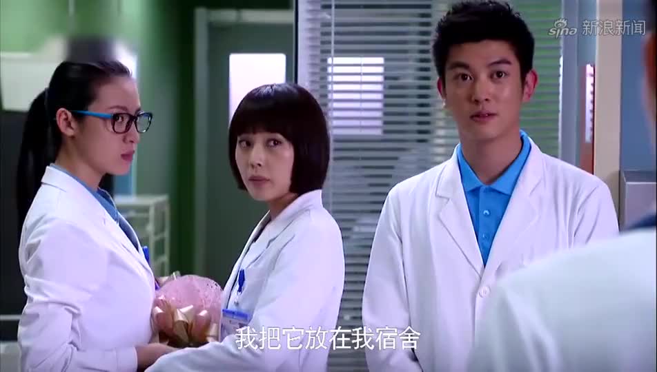 青年医生:金柯开启强攻追爱,每天一束玫瑰花,王博吃醋了!