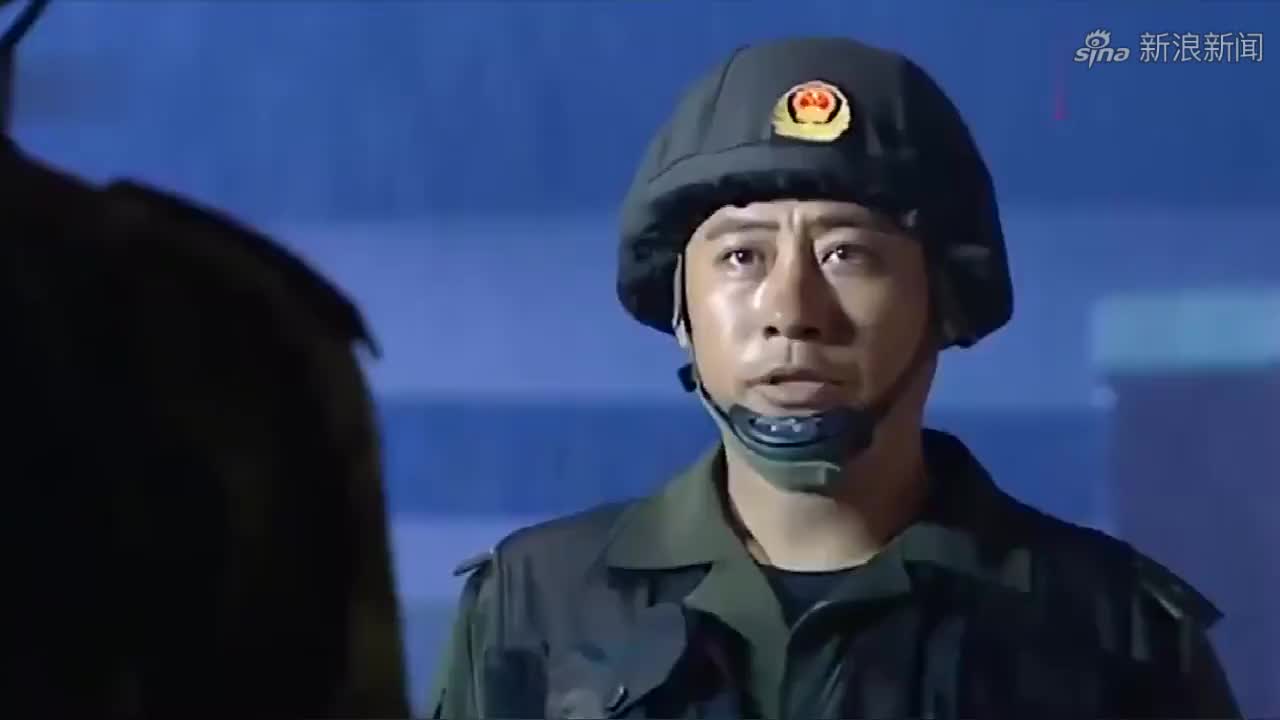 武装特警:太感人了,队长看到住院的父亲