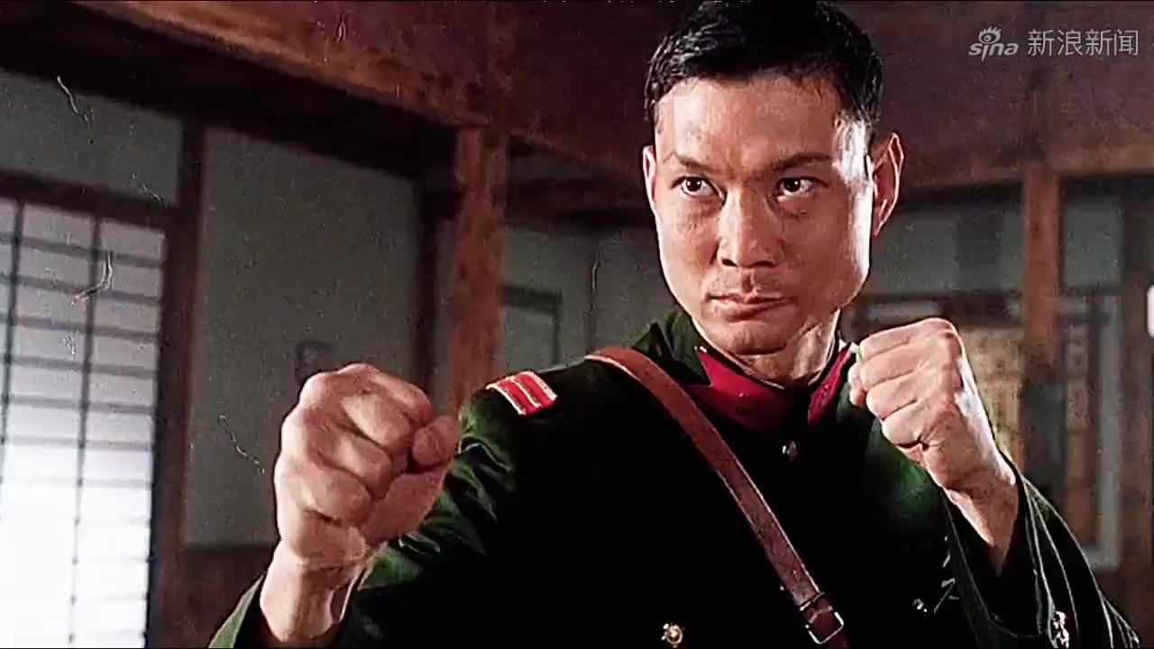 李连杰盗取文件,不小心被周比利抓到,遇到拳王还这么嚣张