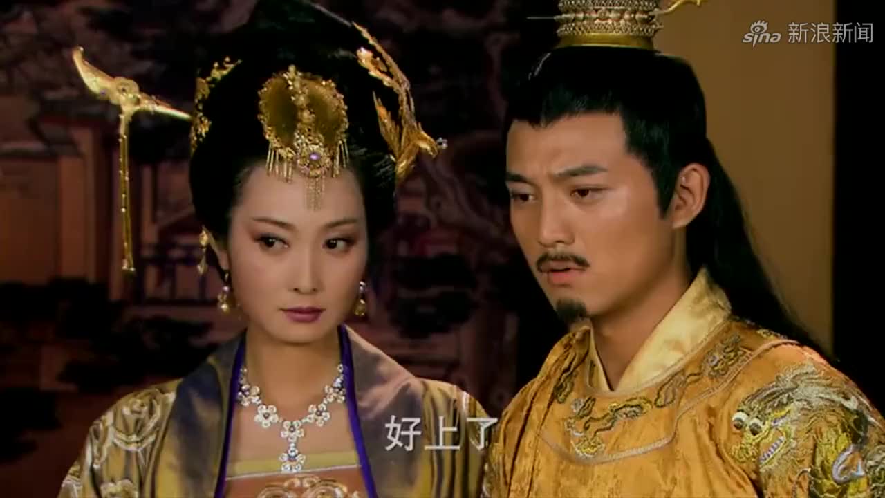 野丫头想钻狗洞出宫,不料被皇上皇后两头堵,场面贼逗