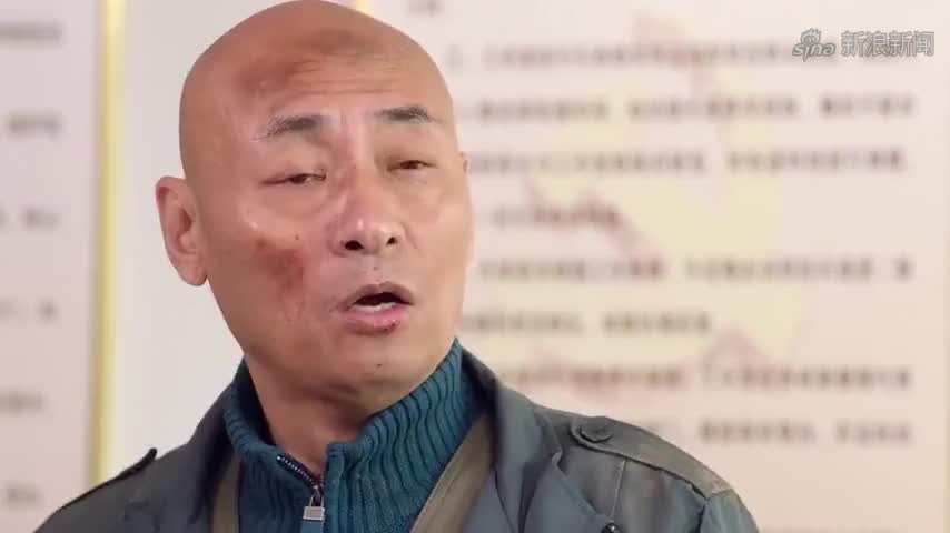 大爷怒闯会议室,领导直接让他滚,不料大爷一亮身份直接坐主位!