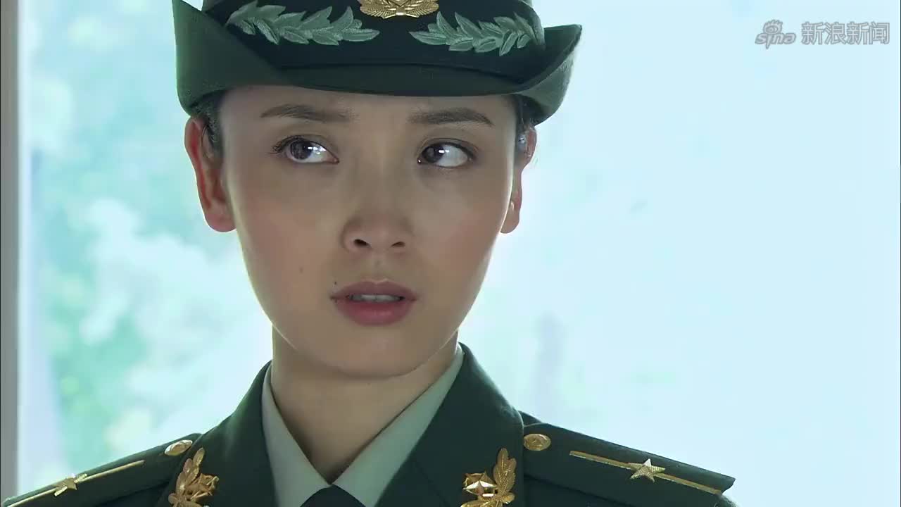 铁血雄心:两伙人对峙,一眨眼功夫,车里美女不见了!