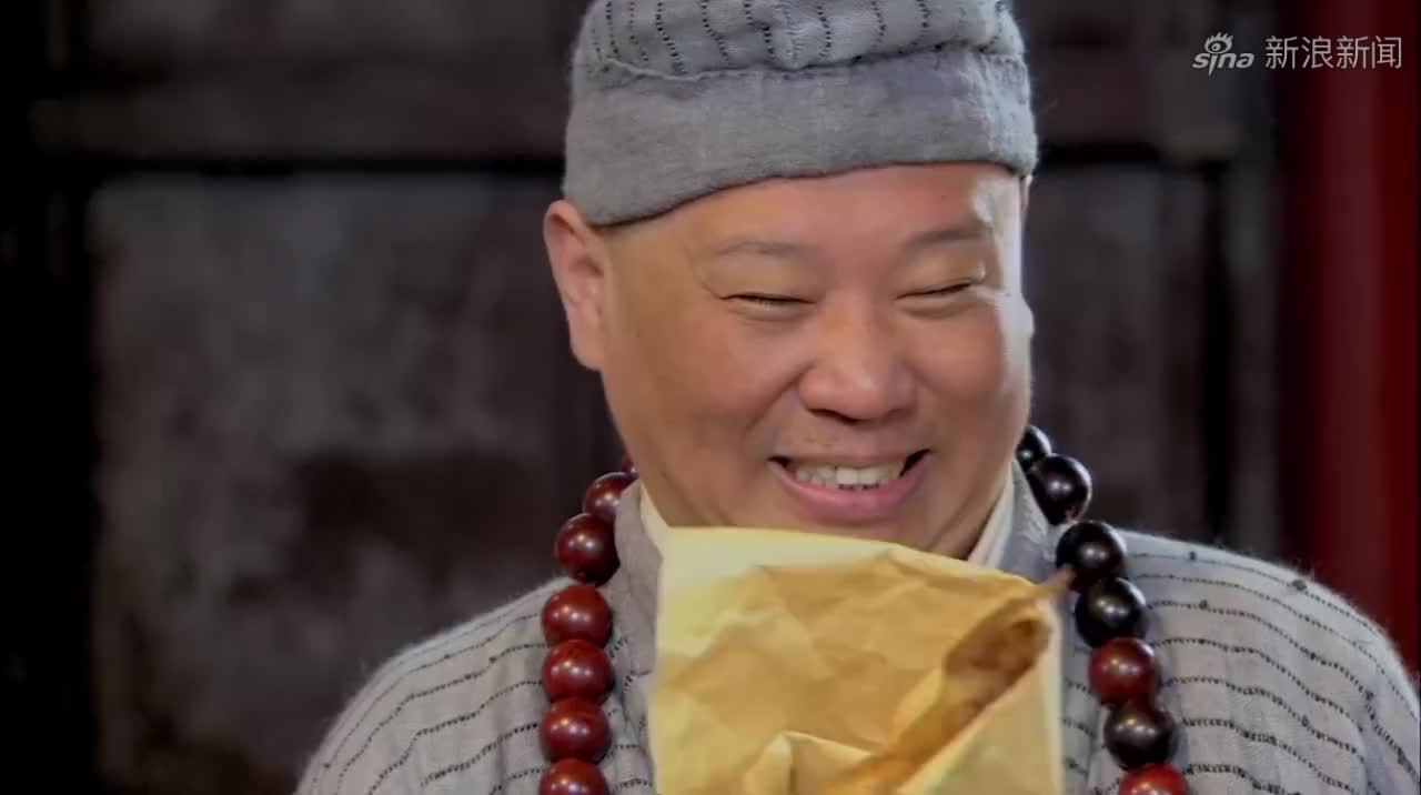 活佛济公:必安一句话差点挨打,幸好有住持在前面挡着