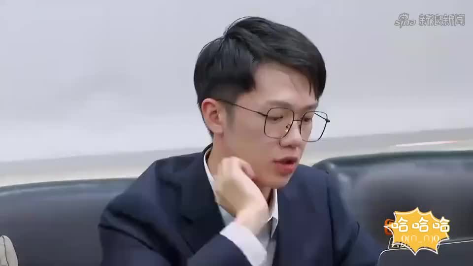 小孩把简历弄丢了,被妈妈说了一顿,这么小都有简历!