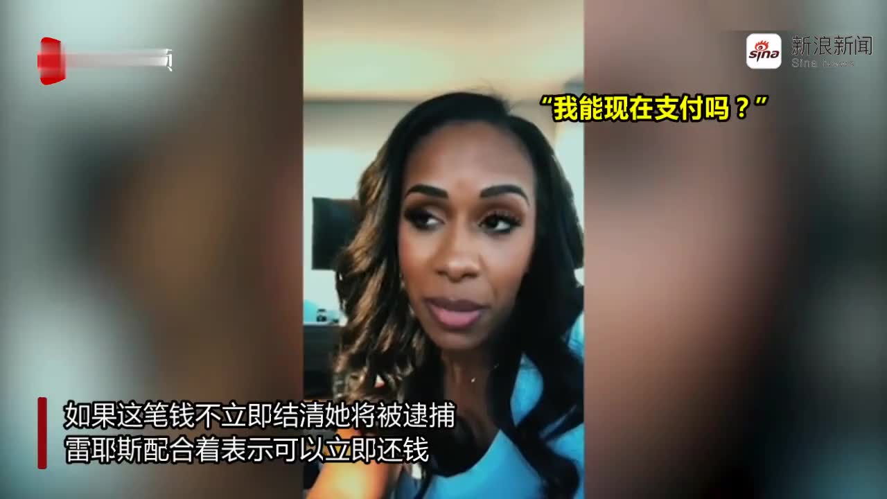 面对食人蚁的疯狂进攻,帅哥一人苦斗,美女却找到好办法