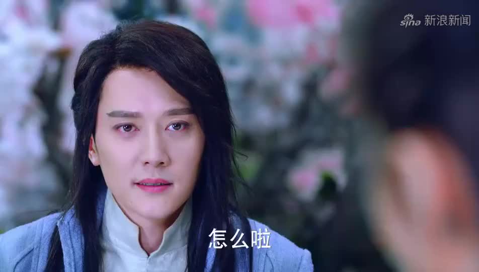 梨落戴上戒指,立刻从黑发变成白发成为冰后,太美了