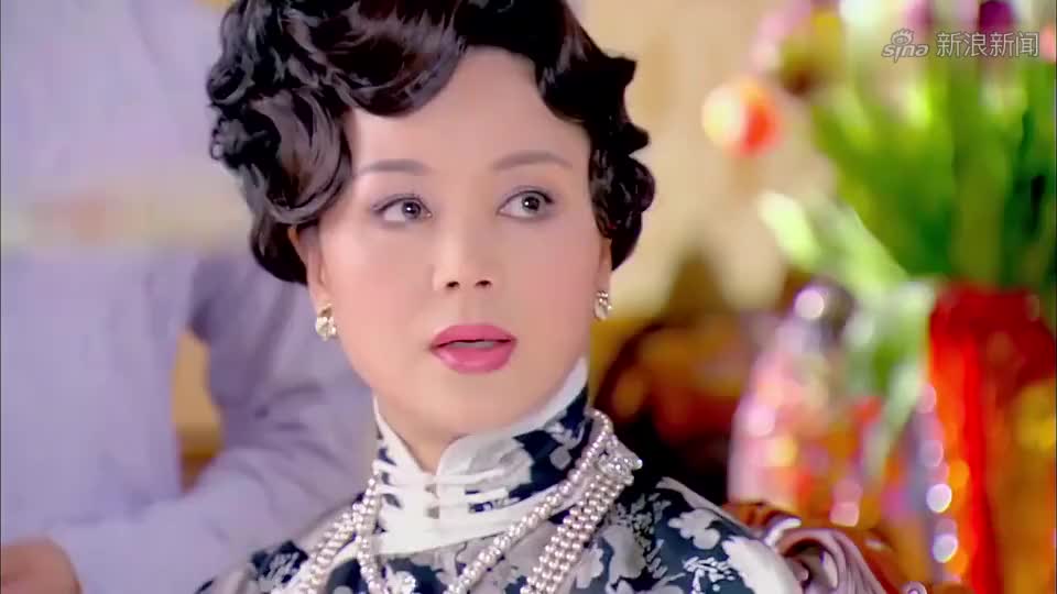 末代皇帝传奇:八姨太看上小白脸,不料被瑞伦给解围,气坏八姨太