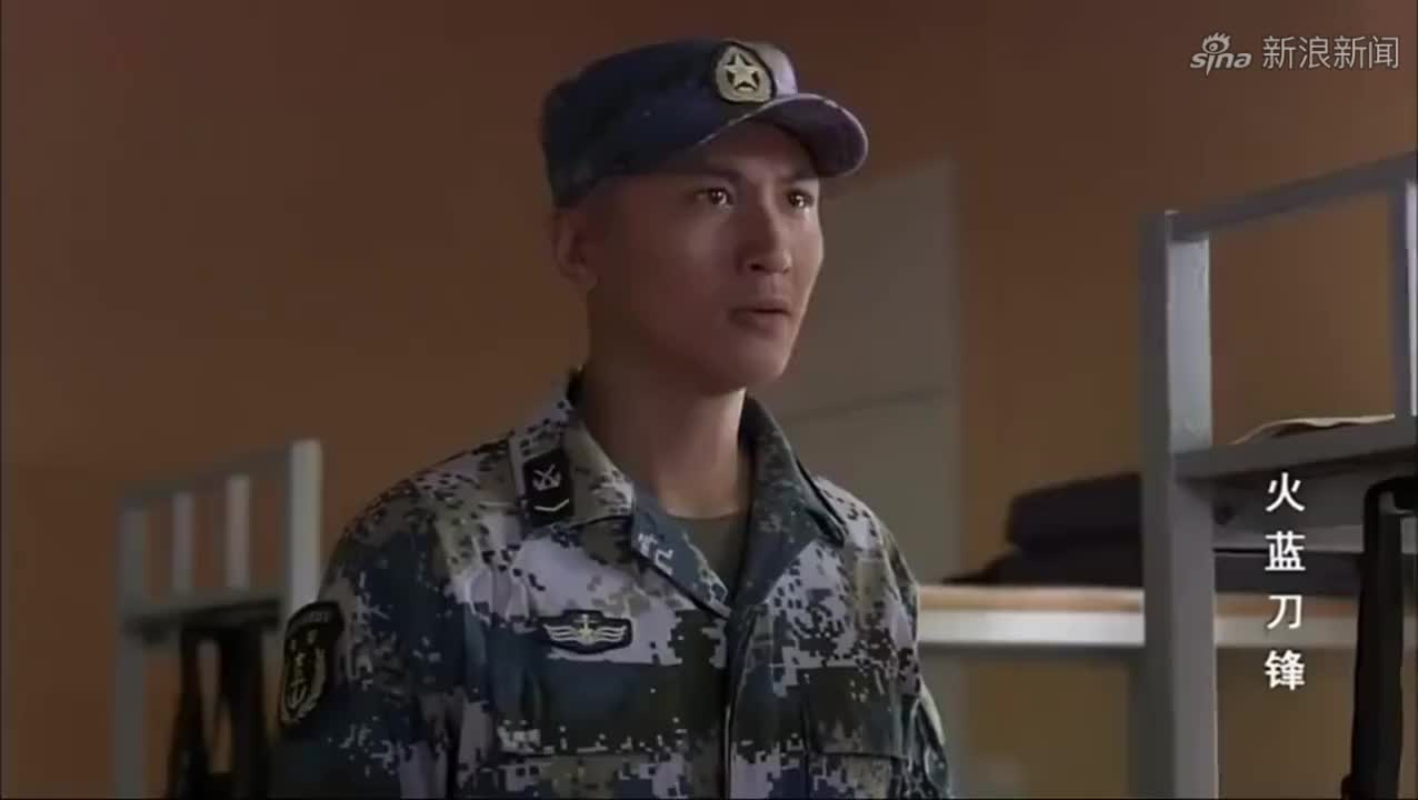 火蓝刀锋:蒋小鱼真能嘚瑟,巴郎是一脸嫌弃,这小子太能臭美了!