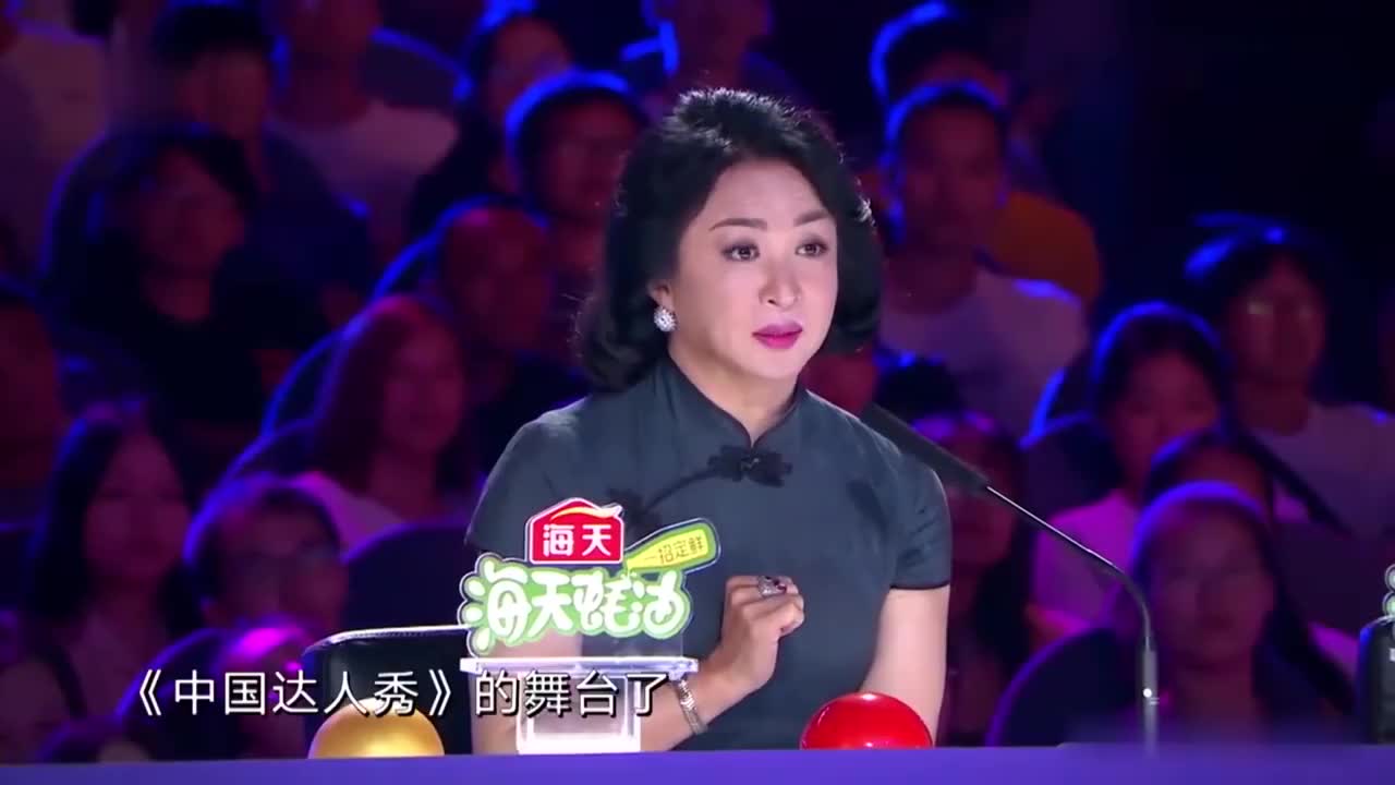 达人秀:小身体爆发大能量,这丫头嗓子真亮,唱歌太好听了