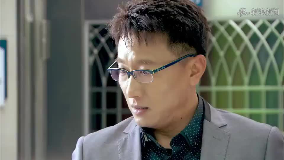 子晴拿出白英明的病例给刘栋看