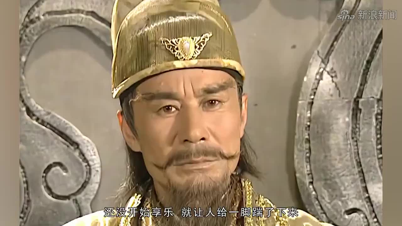 隋唐演义:雄阔海高傲卖弓,遇上大隋第一猛将宇文成都,弓被拉断