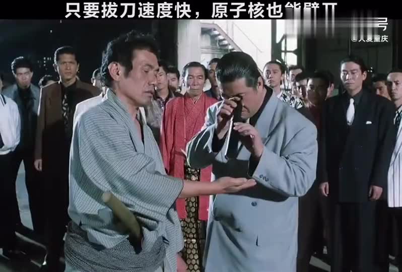 不要太搞笑了,高手一刀挥下去,苍蝇,细菌,原子核都能劈两半!