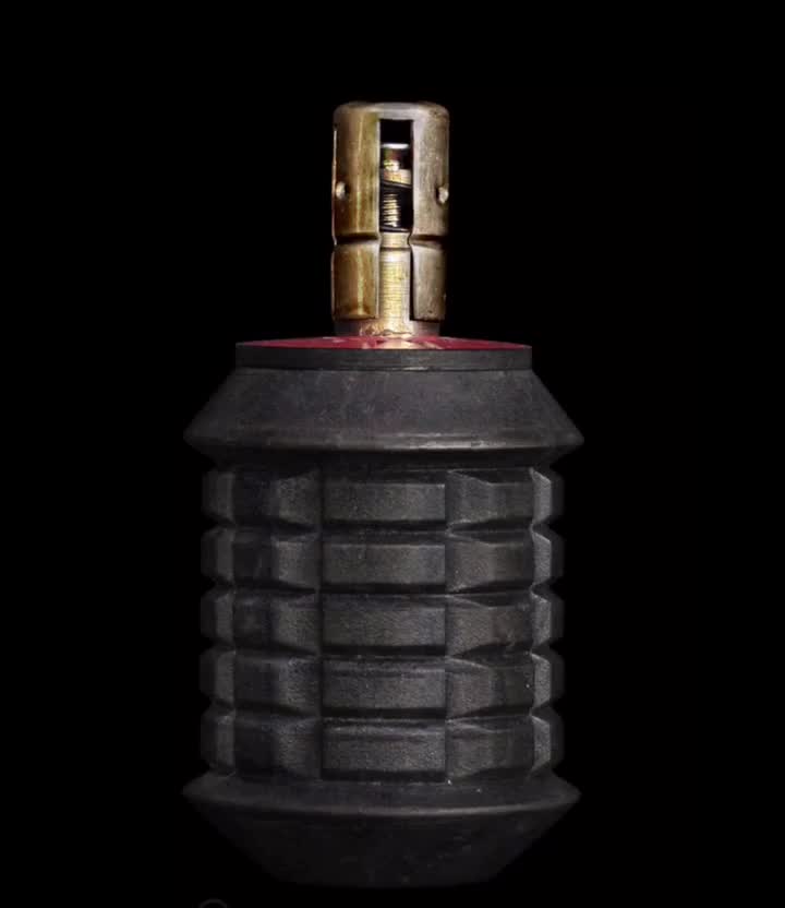 九七式手榴弹于 1937 年制式化,到太平洋战争结束为止