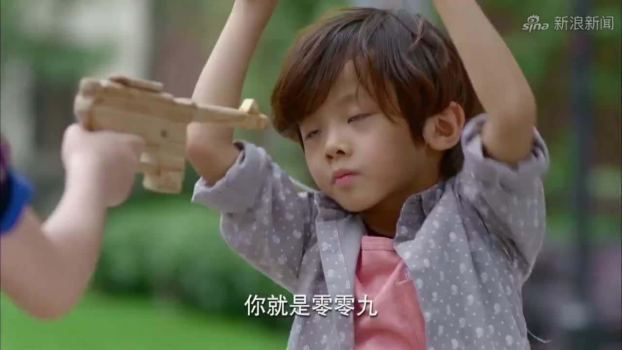 淘气爷孙:嘉乐成为小区孩子王,一见莫莫就将莫莫收入麾下!