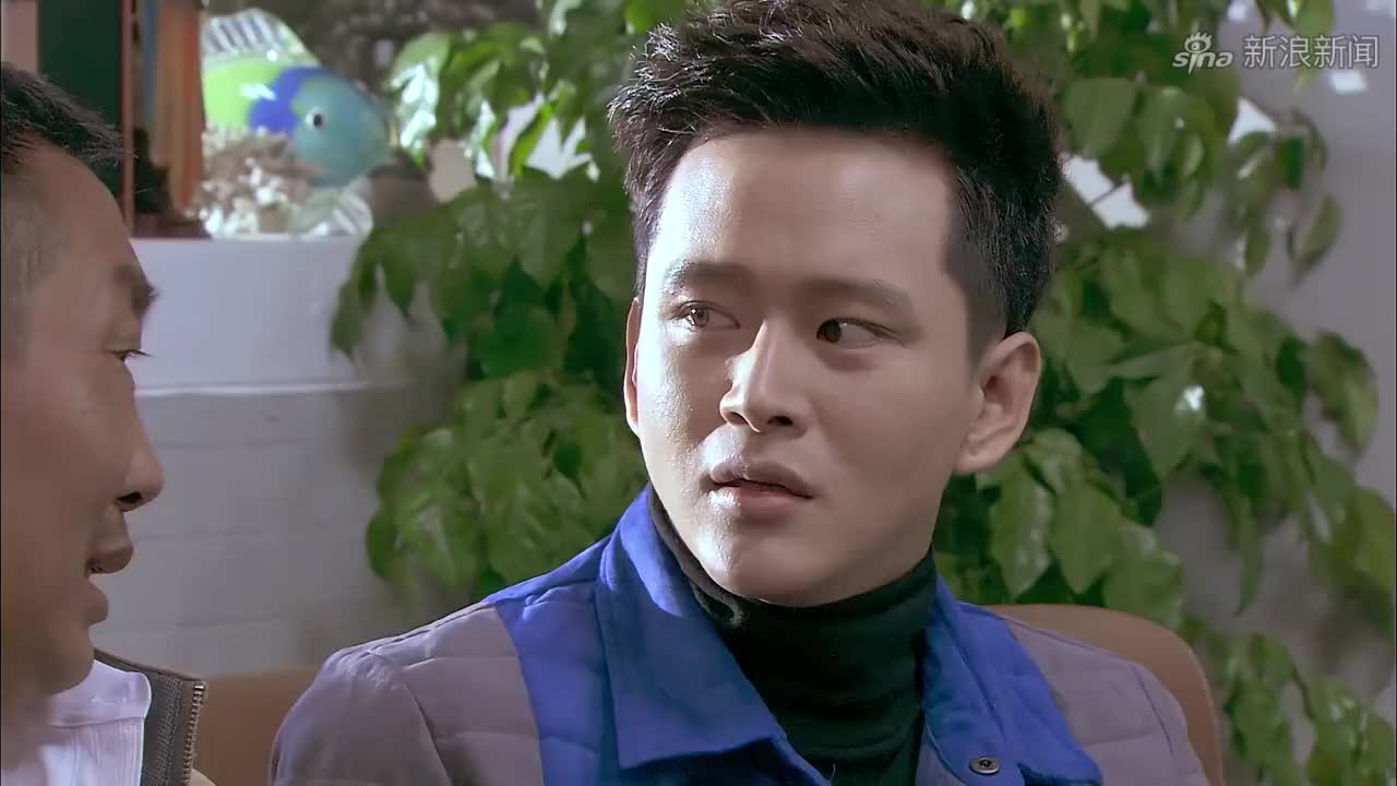 邻居也疯狂:大爷得知大妈装病,往牛奶里加盐,这回可精彩了