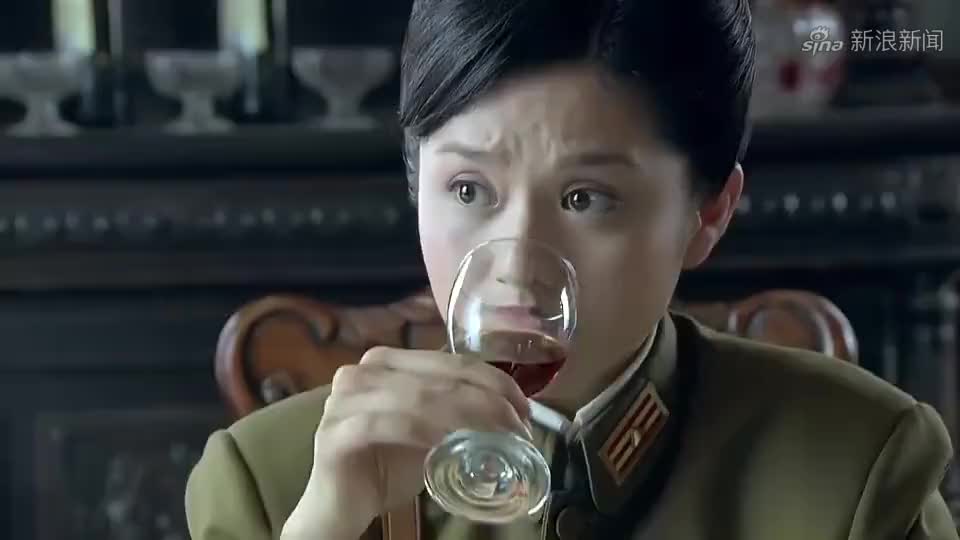 狐影:特工乔装扮大佐,男扮女装巧过关