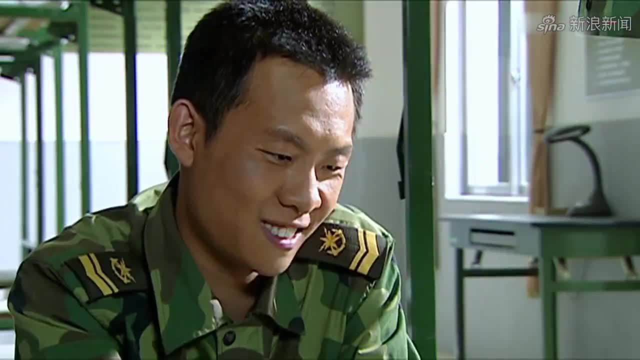 许三多看望伍六一,临别前的话和一个敬礼,让人动容!