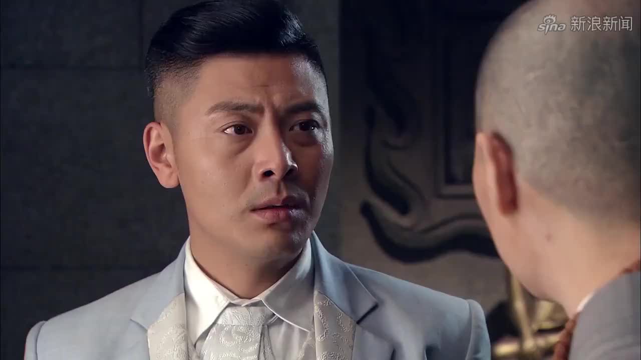 史前狂鲨:深海出现了个深坑,组员掉进去后发现里面别有洞天