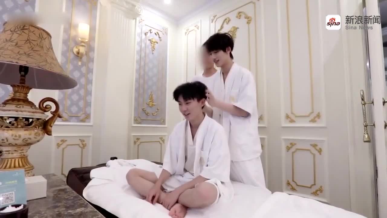 丁程鑫做头部按摩,头上的发带救他一命,丁哥:我给马嘉祺按!