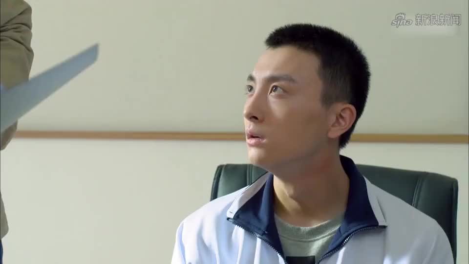 罗建军带罗小列来警察局,罗小列对警察坦白