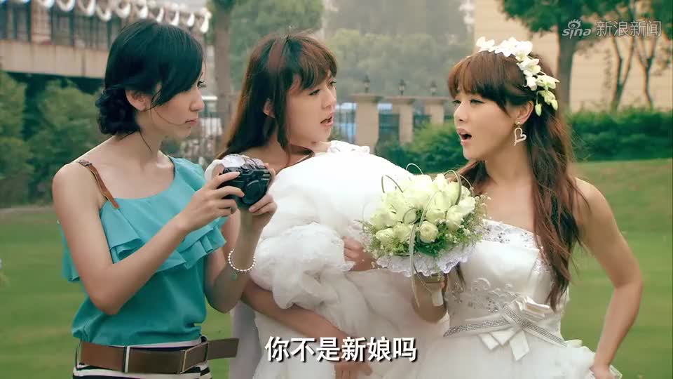 爱情公寓:曾小贤上秒气势很足,下秒顿时秒怂,一口吞掉报告纸