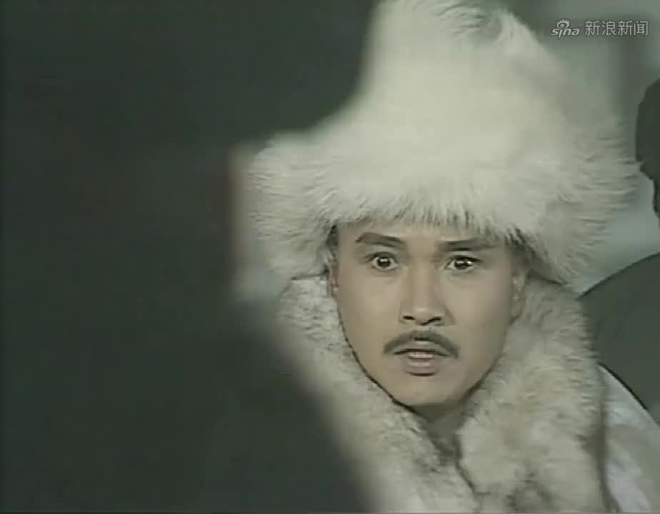 雪山飞狐:狗官要断苗人凤的脚筋,胡斐相救,却以为胡斐抢他女儿