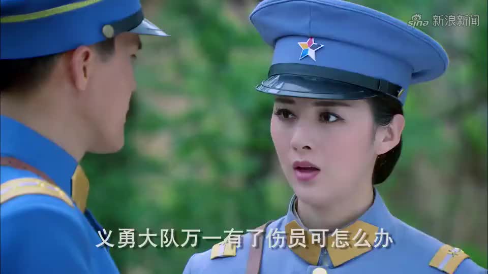 镖王传奇:小龙在台上耍枪,齐昭带媳妇在台下看得直鼓掌