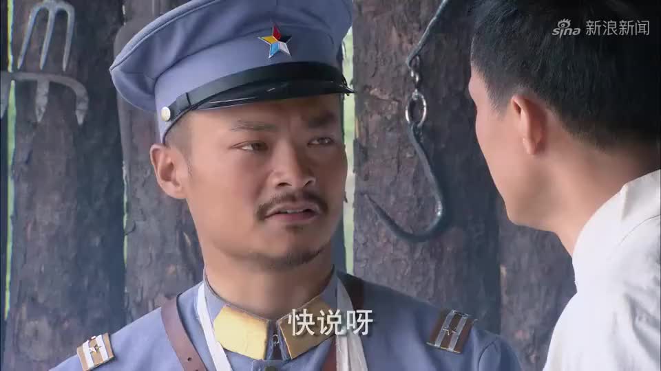 镖王传奇:小龙在台上耍枪,齐昭带媳妇在台下看得直鼓掌