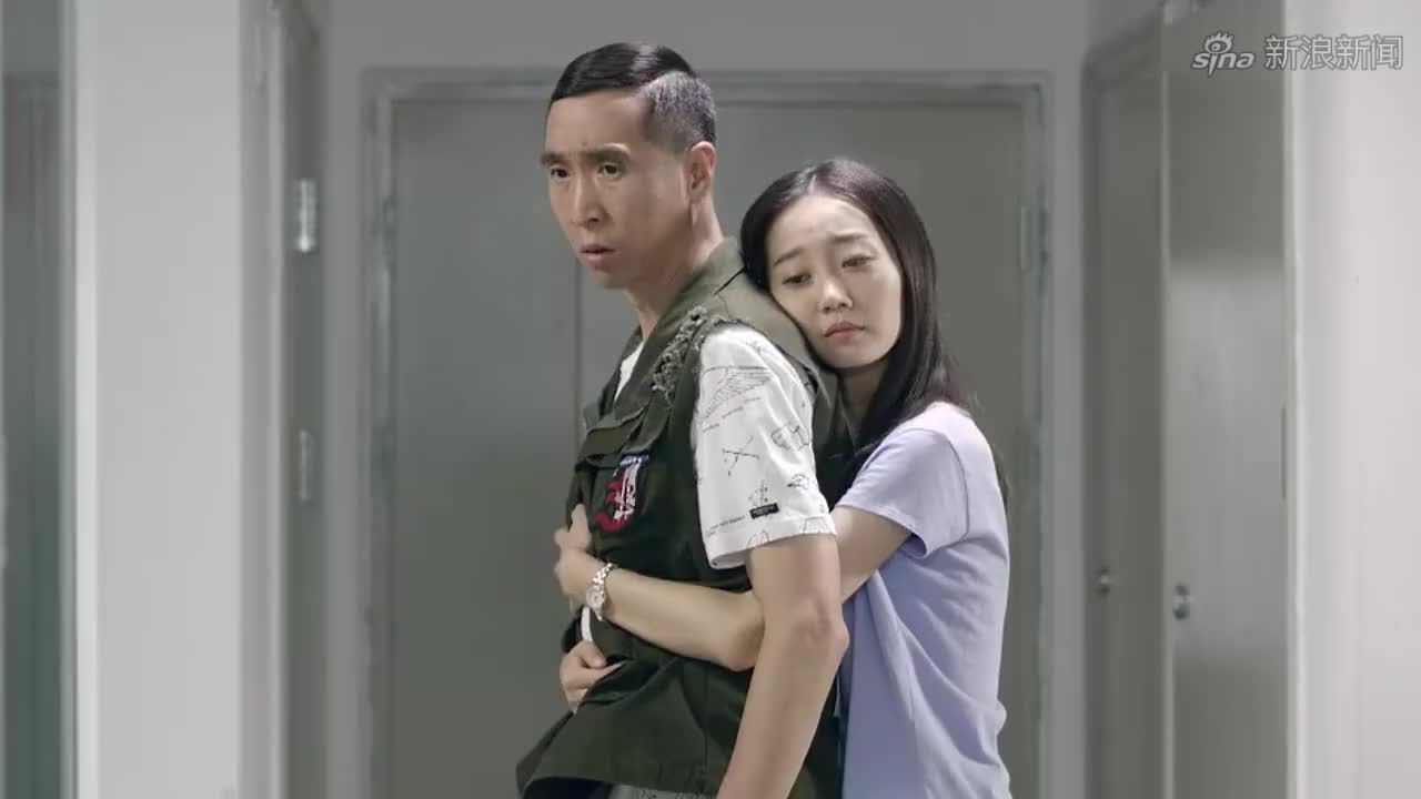 福星盈门:邻居傻实惠,到美女家蹭饭,一桌子菜全拿走了!