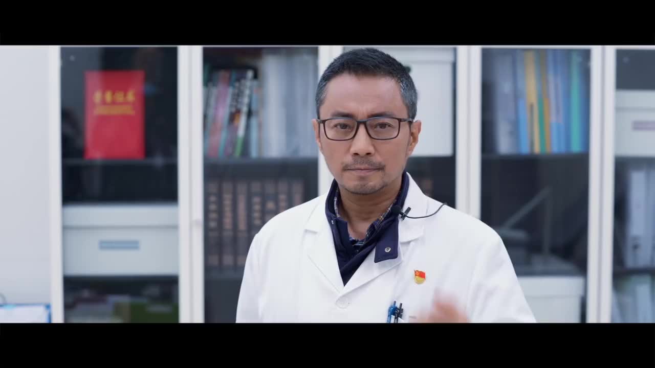 欧豪@欧豪 参演《中国医生》,并饰演一位外卖小哥"金仔"