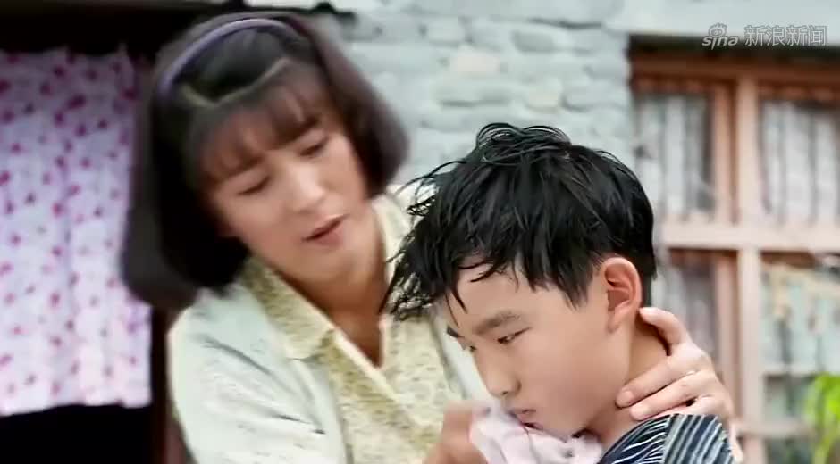 俺娘田小草:小浩小小年纪不学好,年纪这么小,就学会撩妹了