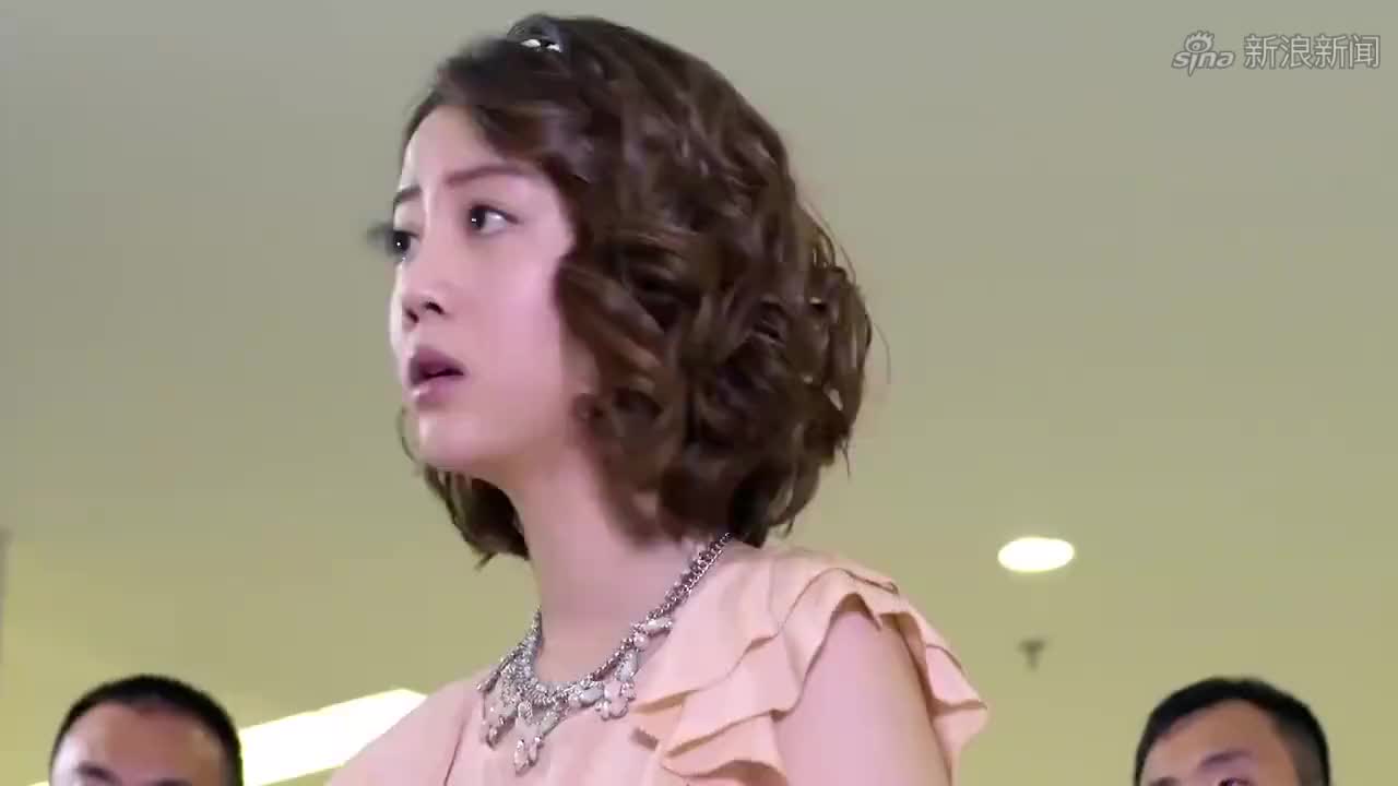你是我的姐妹:安意给妈妈们的姐妹树浇水,安意奶声奶气,萌翻