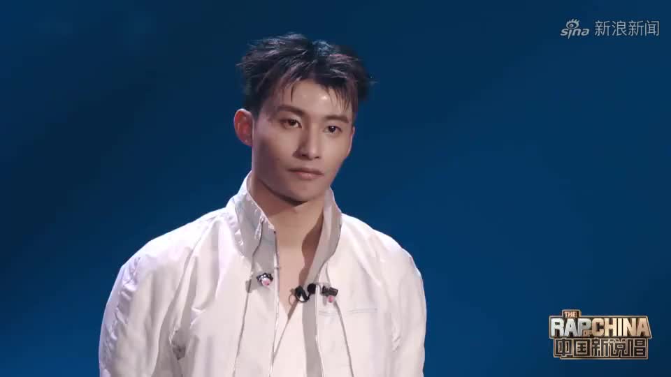 中国新说唱:wd王浩轩上场,这造型,太秀了