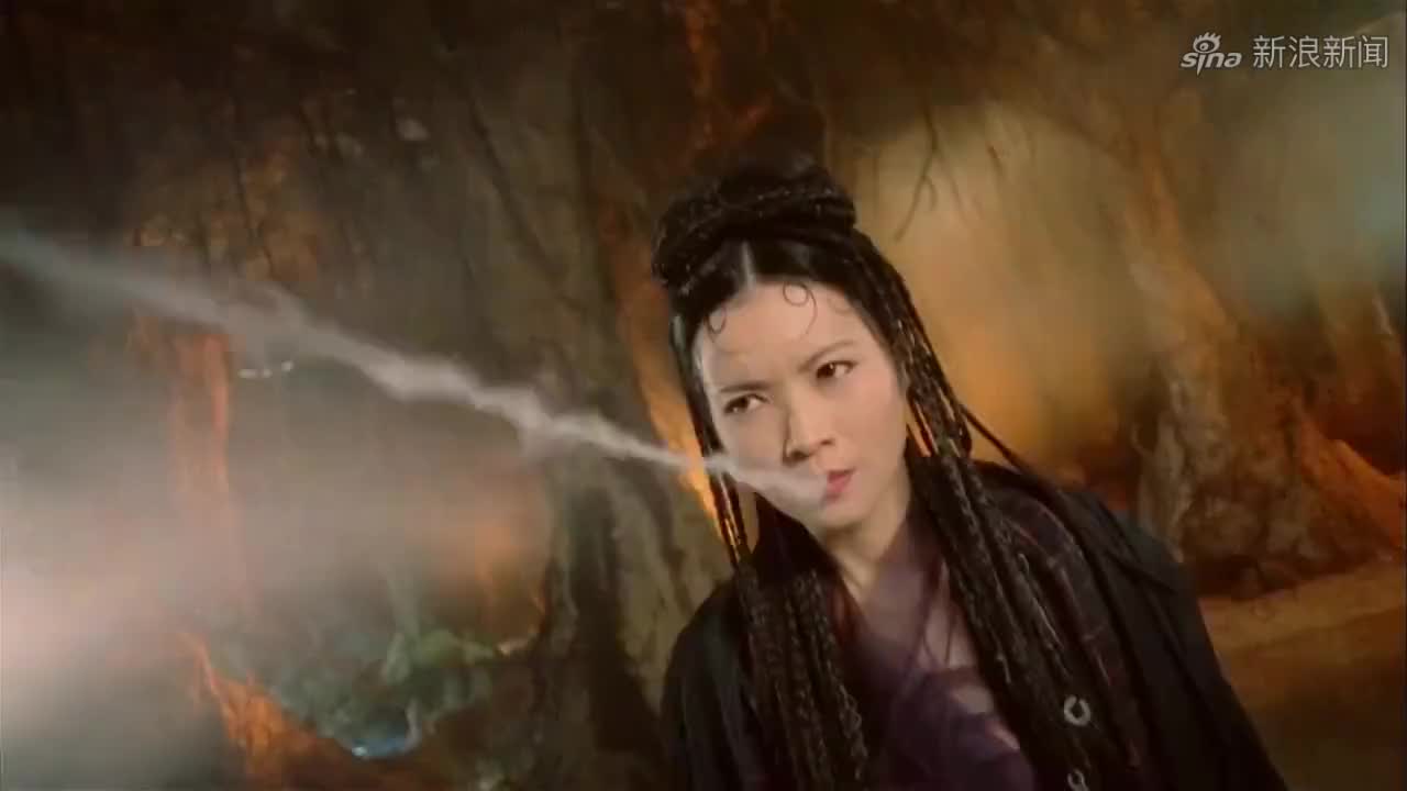 大话西游之月光宝盒:蜘蛛精钻进牛魔王肚子乱砍他的牛肠,真疼!