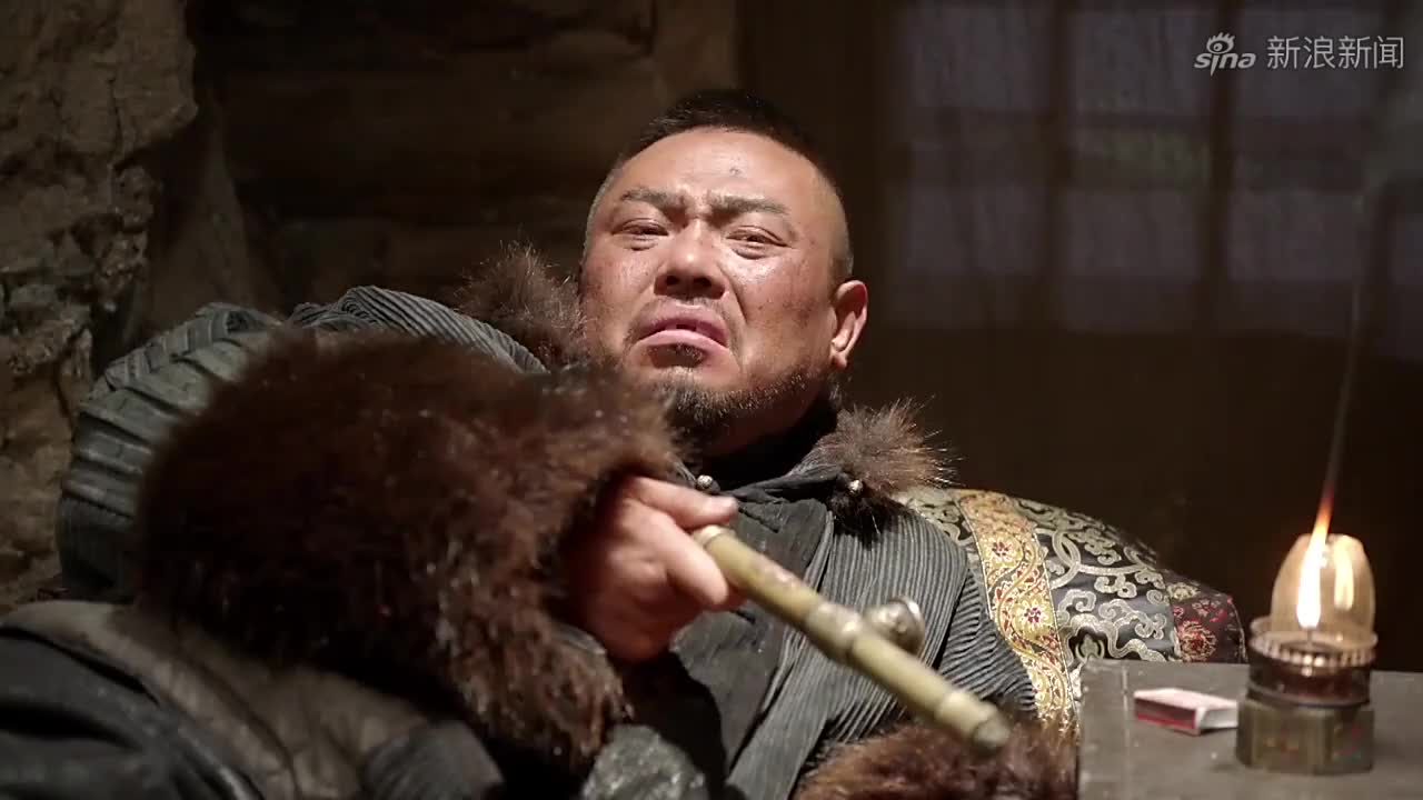小分队攻入奶头山,眼看就捉到许大马棒,胡彪不知从哪冒出来