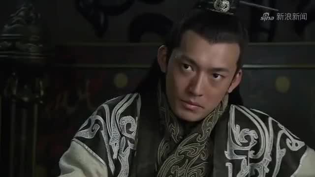 新三国就要斩杀黄忠那一刻,魏延出现了,一剑刺死刀斧手