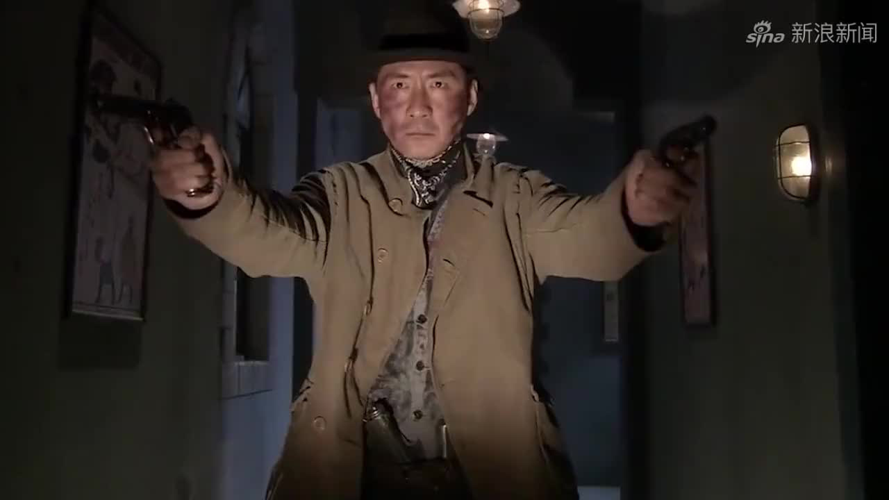 猎鹰1949第七集02:燕双鹰威胁特务:别动,枪会走火,你脑袋会爆