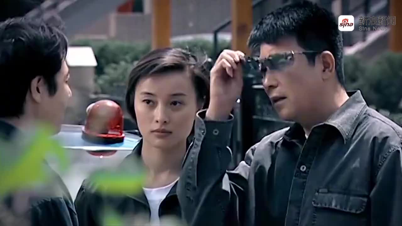 刑警使命:驴友挖出红色袋子,本以为是宝藏,打开直接被吓瘫了